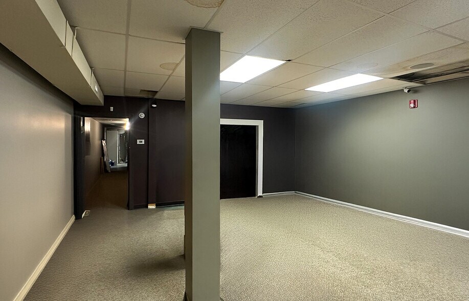 More Photos Of 751 St Mary's Rd, Winnipeg Office For Lease