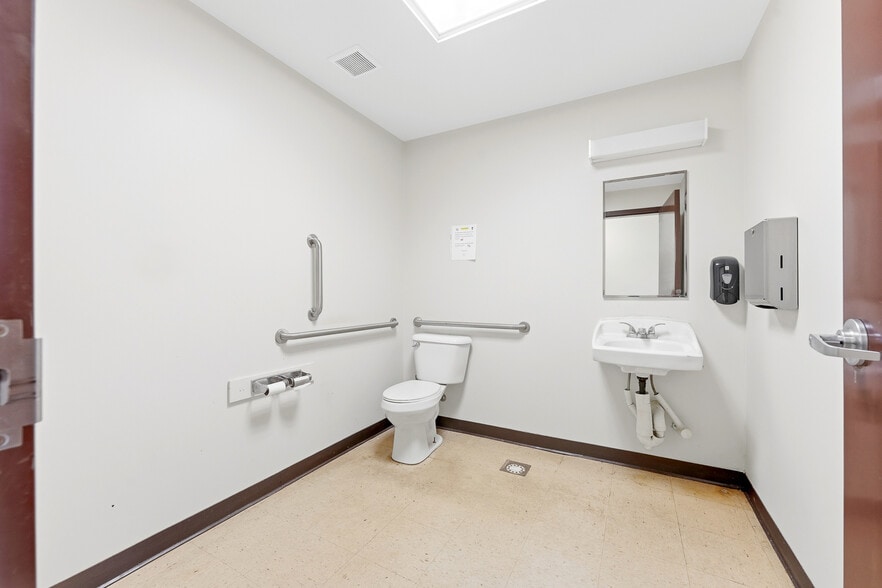 More Photos Of 161 Adena Ln, Clarksburg Office For Lease