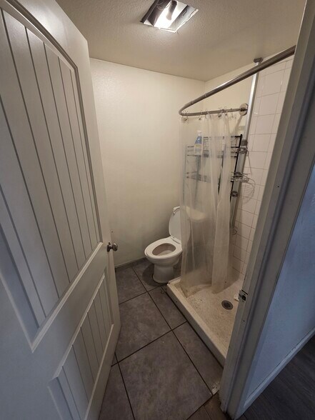 More Photos Of 5190 Clarkson St, Denver Service For Sale
