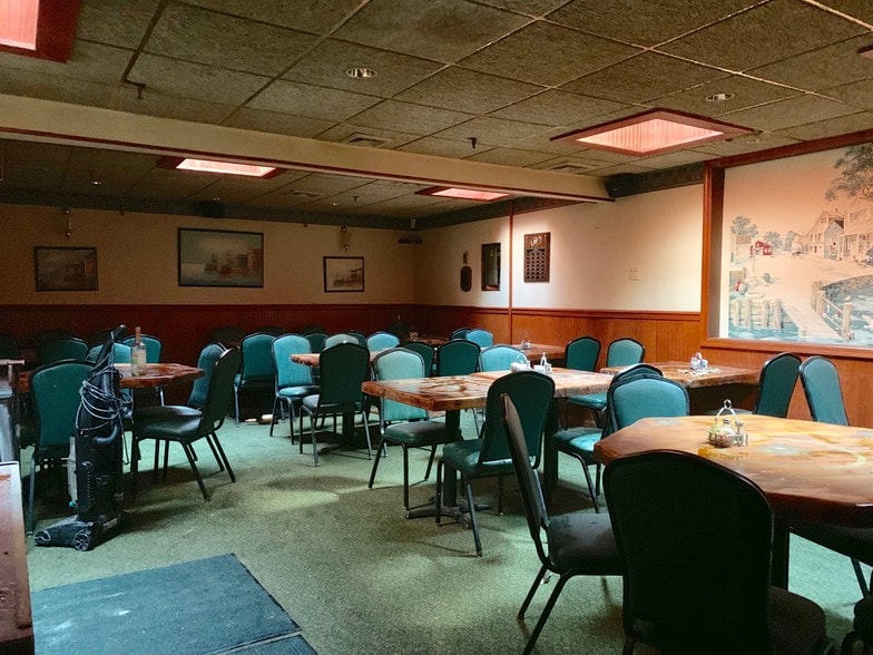 More Photos Of 101 Montauk Hwy, Lindenhurst Restaurant For Sale