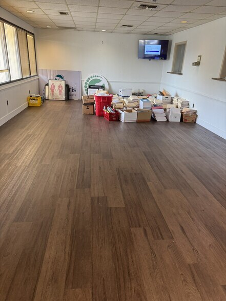 More Photos Of 1421 Narrow Lane Pky, Montgomery Coworking Space