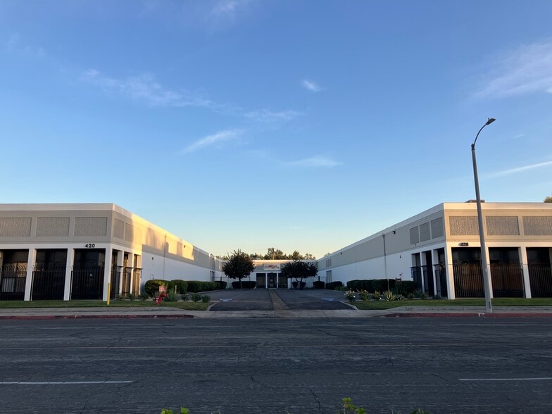 More Photos Of 418-428 Turnbull Canyon Rd, City of Industry Warehouse For Lease