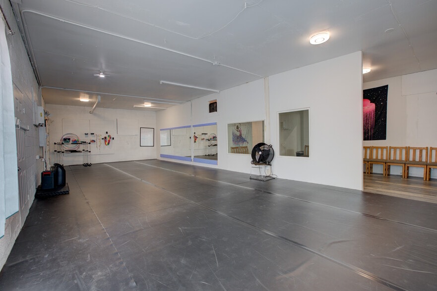 More Photos Of 1560 SE Stephens St, Roseburg Freestanding For Sale