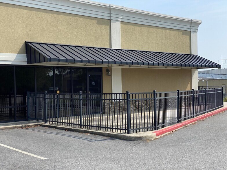 More Photos Of 150 Athens Hwy, Loganville Storefront For Lease