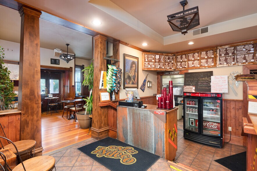 More Photos Of 2711 W College St, Bozeman Restaurant For Sale