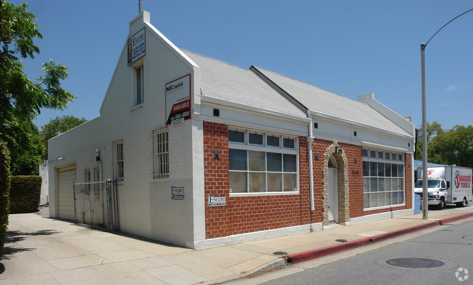 Primary Photo Of 1055 E Walnut St, Pasadena Loft Creative Space For Lease