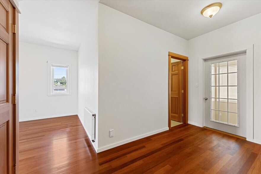 More Photos Of 829 2nd St, Mukilteo Office Residential For Sale