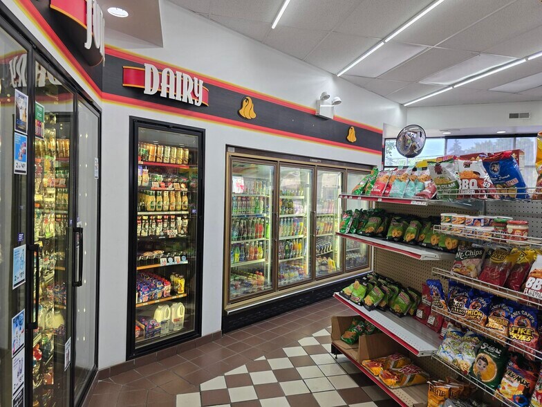 More Photos Of 7401 Jensen Blvd, Hanover Park Service Station For Sale