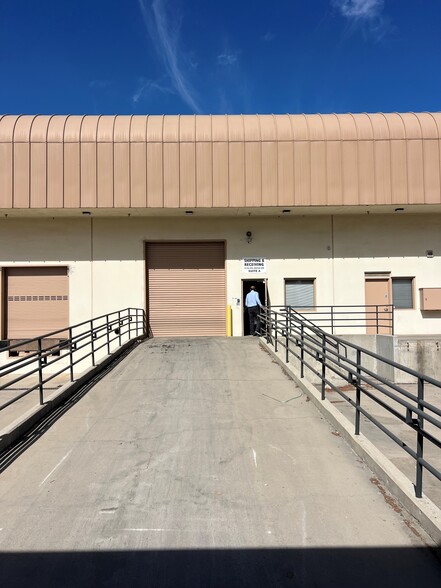 More Photos Of 115 N Del Rosa Dr, San Bernardino Warehouse For Lease