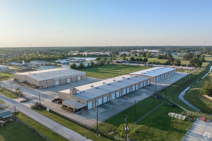 More Photos Of 4115 Kreinhop Rd, Spring Warehouse For Sale