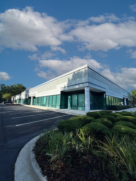 More Photos Of 9143 Philips Hwy, Jacksonville Unknown For Lease