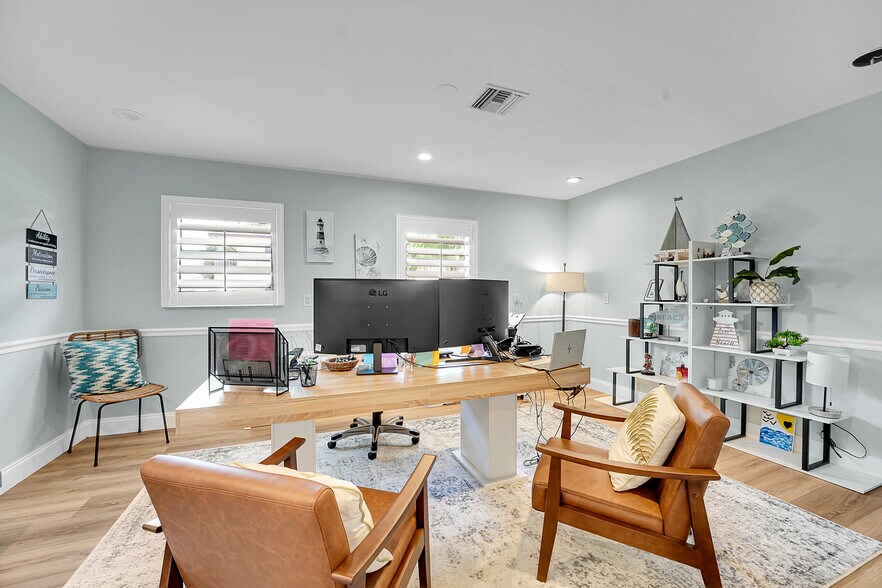 More Photos Of 101 SE Martin Luther King Jr Blvd, Stuart Office For Sale