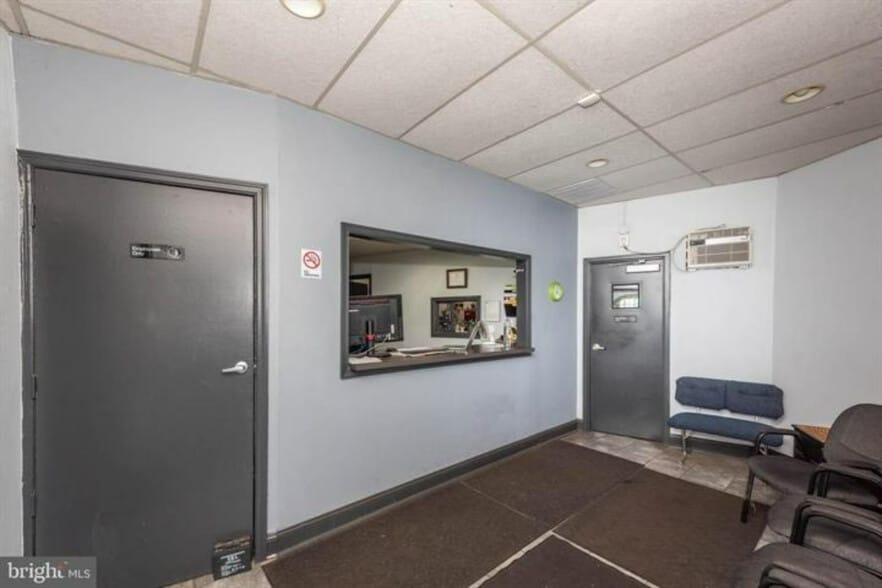 More Photos Of 3605 Wilkens Ave, Baltimore Auto Repair For Sale