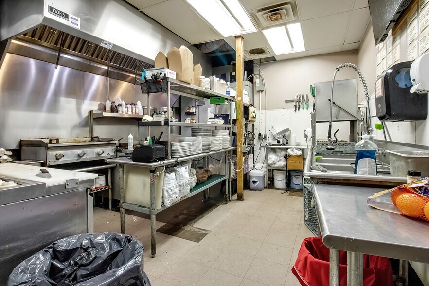 More Photos Of 38 Washington St, Ellicottville Storefront For Sale