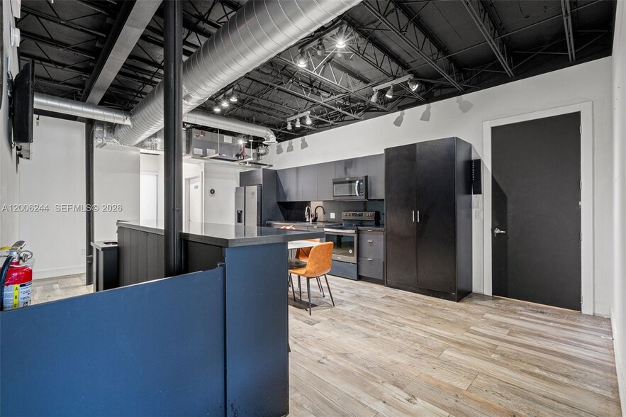 More Photos Of 4885 NW 7th Ave, Miami Office For Sale