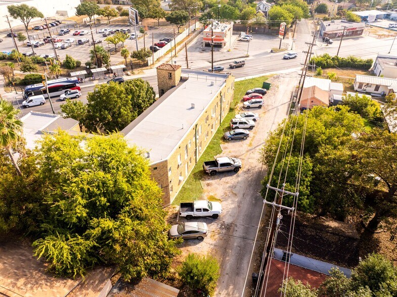 More Photos Of 2031 Fredericksburg Rd, San Antonio Apartments For Sale