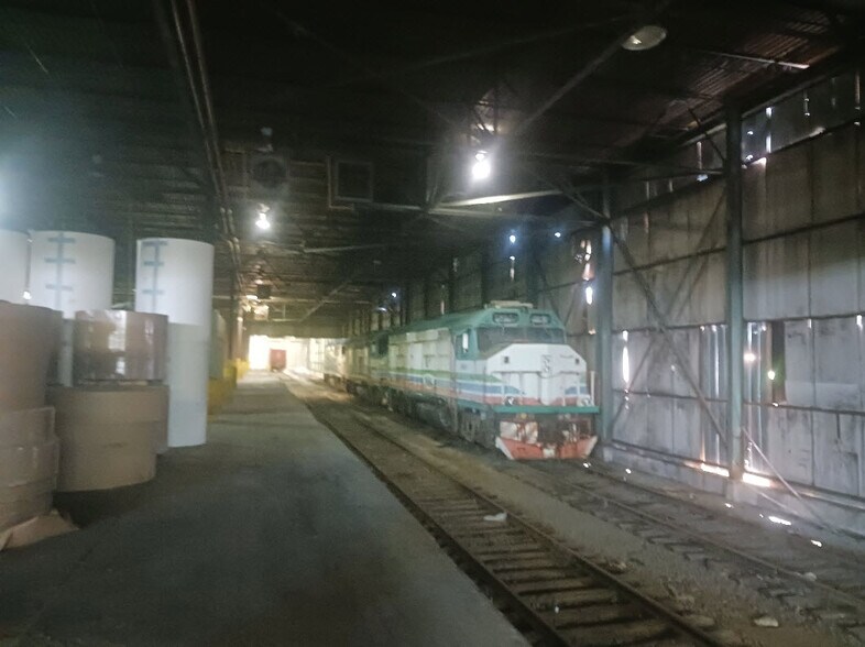 More Photos Of 2433 Osborne Rd, Saint Marys Distribution For Sale