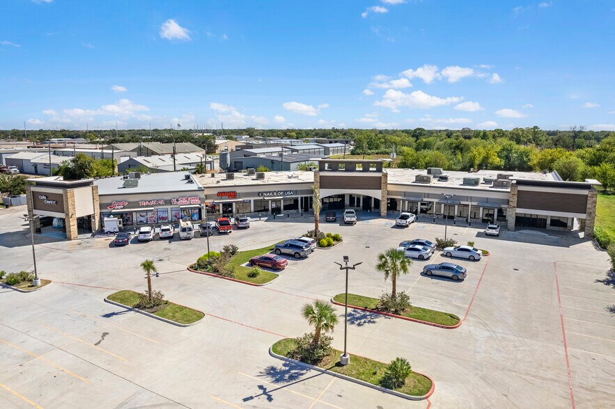 More Photos Of 1520 College Ave, South Houston Storefront For Lease