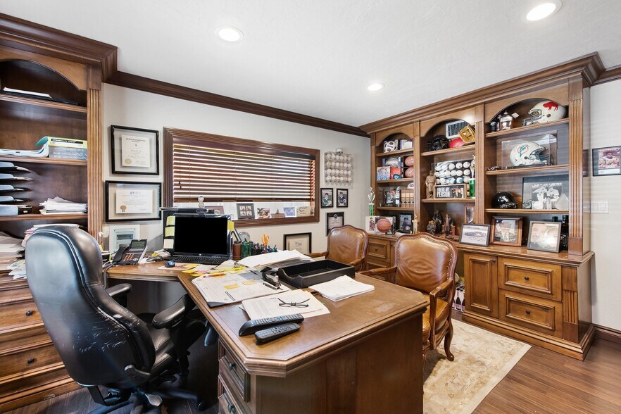 More Photos Of 2010 N Andrews Ave, Wilton Manors Office For Sale