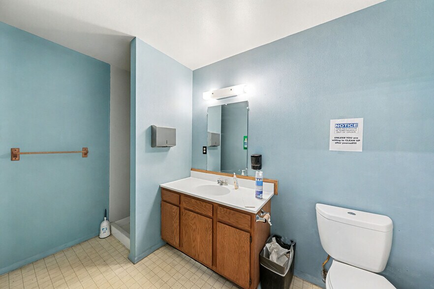 More Photos Of 420 15th St, Greeley Service For Sale