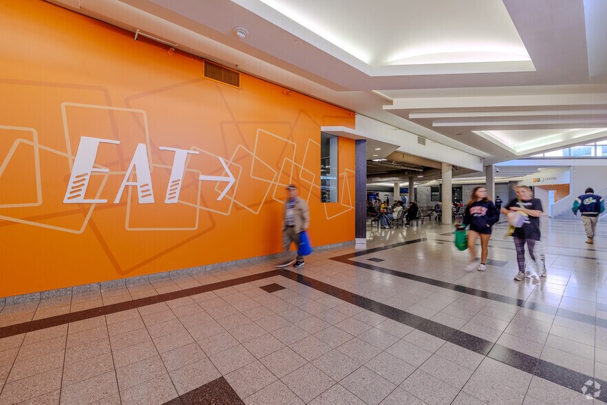 More Photos Of 120 King St W, Hamilton Office For Lease