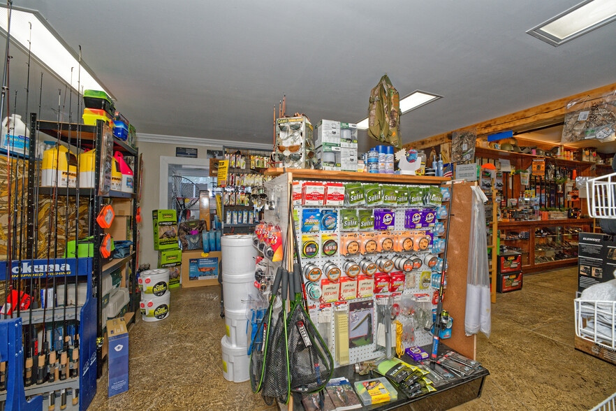 More Photos Of 671 Mariaville Rd, Schenectady Garden Center For Sale