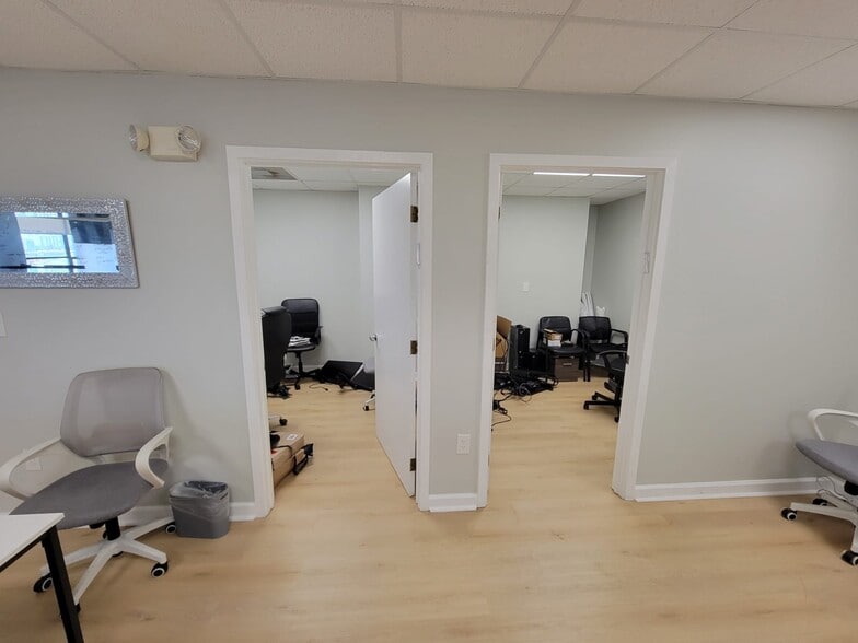 More Photos Of 1250 E Hallandale Beach Blvd, Hallandale Beach Office For Lease