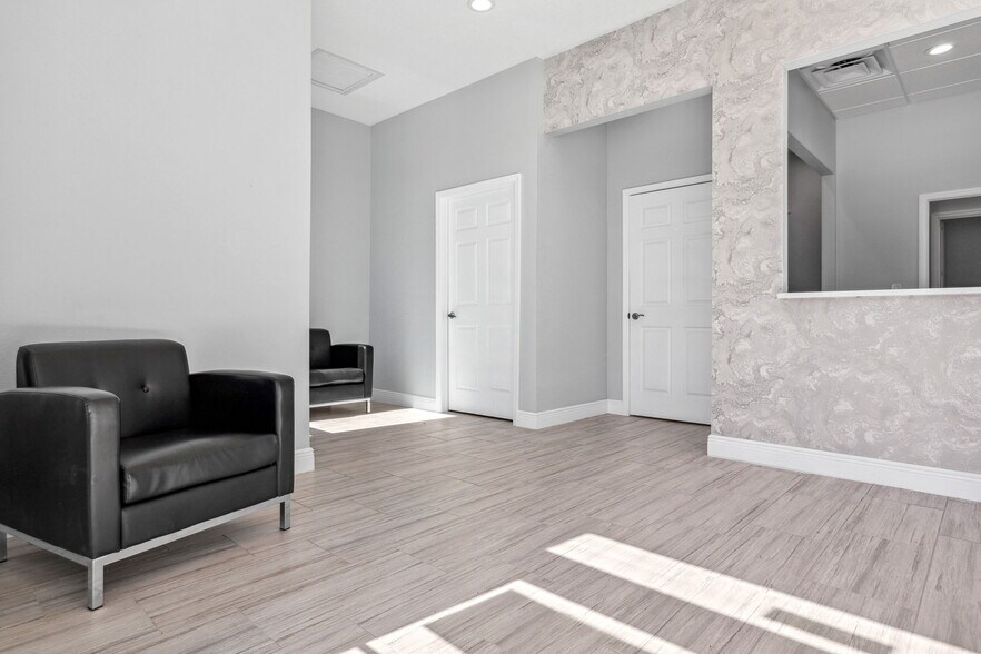 More Photos Of 5265 Park Blvd, Pinellas Park Office For Lease