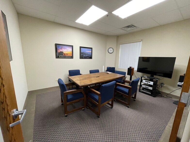 More Photos Of 2600 Beverly Dr, Aurora Light Distribution For Lease