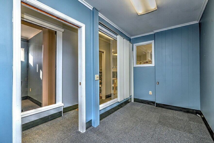 More Photos Of 1948 Chapel St, New Haven Office For Sale