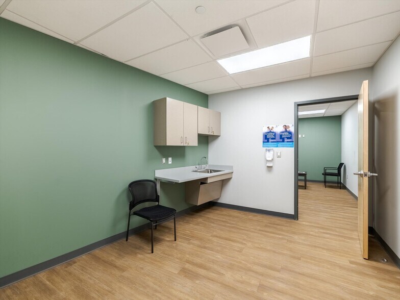 More Photos Of 520 W Roosevelt Blvd, Philadelphia Medical For Sale
