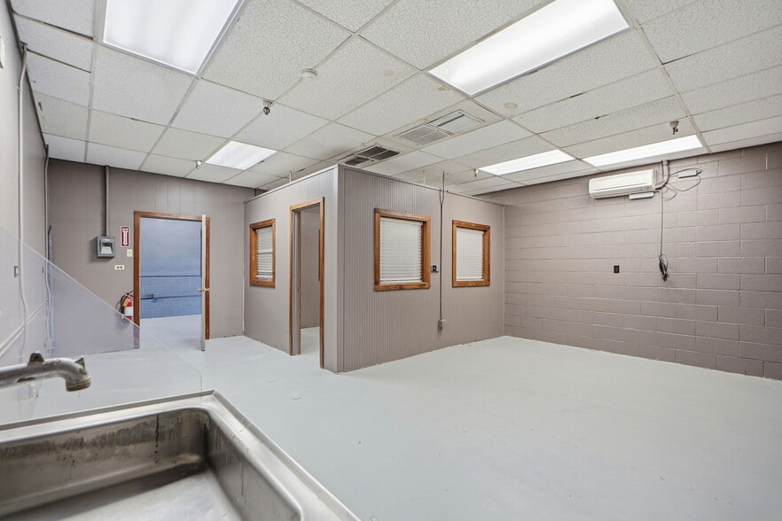 More Photos Of 1420 Healdsburg Ave, Healdsburg Flex For Sale