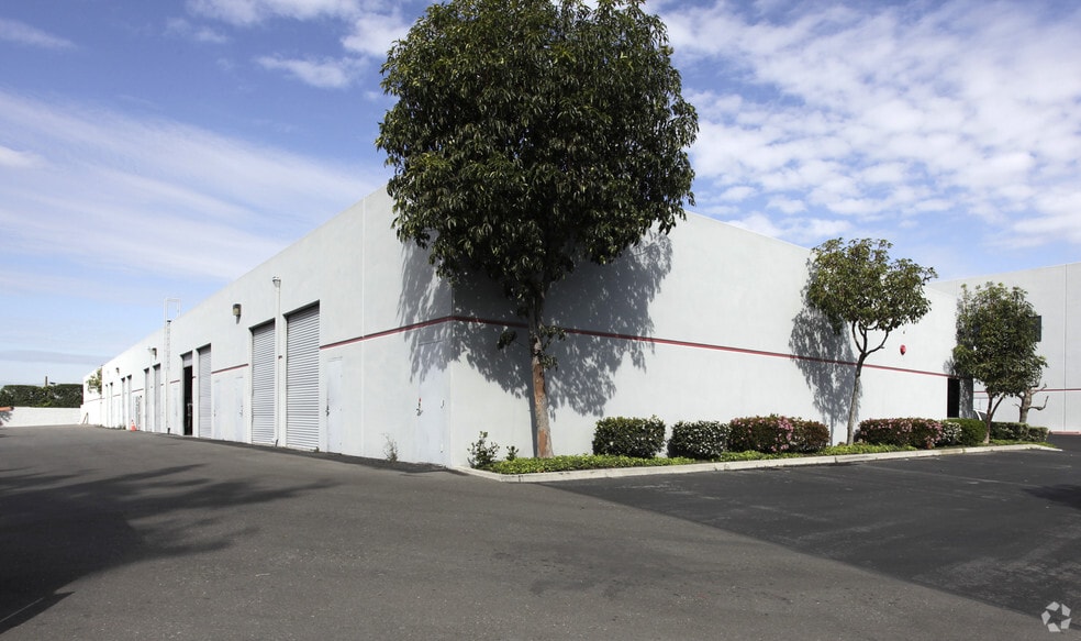 More Photos Of 8210 Katella Ave, Stanton Warehouse For Lease