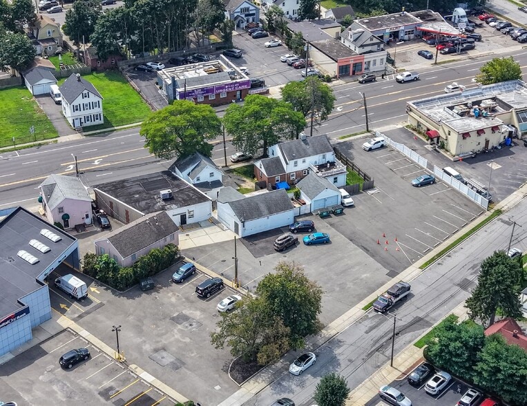 More Photos Of 40 W Old Country Rd, Hicksville Apartments For Sale