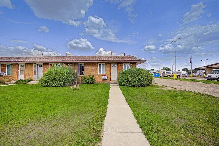 More Photos Of 630 W 6th St, Craig Apartments For Sale
