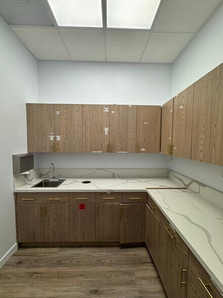 More Photos Of 7911-7927 Garden Grove Blvd, Garden Grove General Retail For Lease