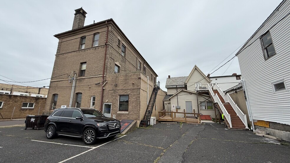More Photos Of 242-248 W Broad St, Quakertown Office For Sale