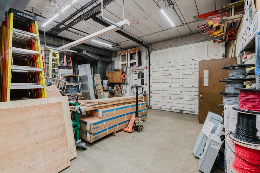 More Photos Of 11 Front St, Weymouth Office For Lease