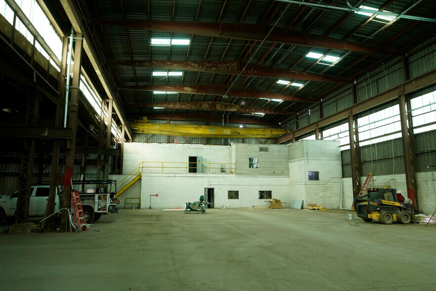 More Photos Of 64 Waterway Dr, Poca Distribution For Lease