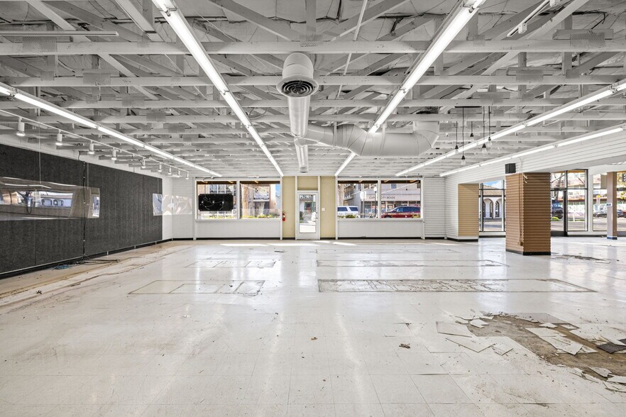 More Photos Of 2601 J St, Sacramento Freestanding For Lease