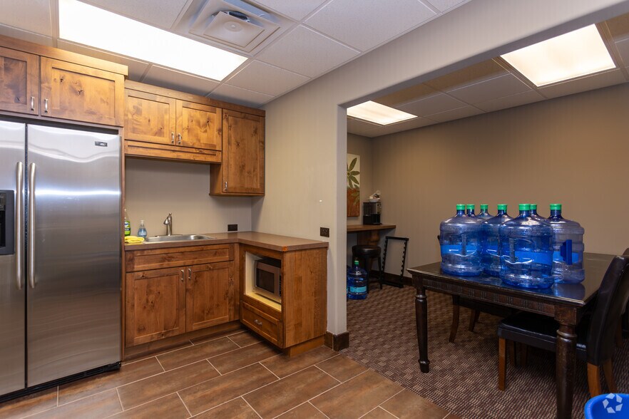 More Photos Of 165-167 River Park Rd, Mooresville Flex For Sale