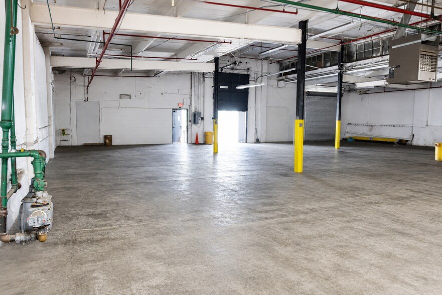 More Photos Of 1811 LeMoyne Ave, Syracuse Warehouse For Lease