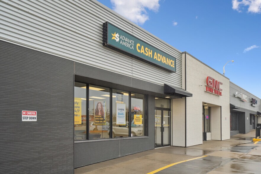 More Photos Of 1505-1527 E San Marnan Dr, Waterloo Unknown For Lease