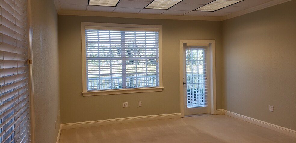 More Photos Of 16007 N Florida Ave, Lutz Office For Lease