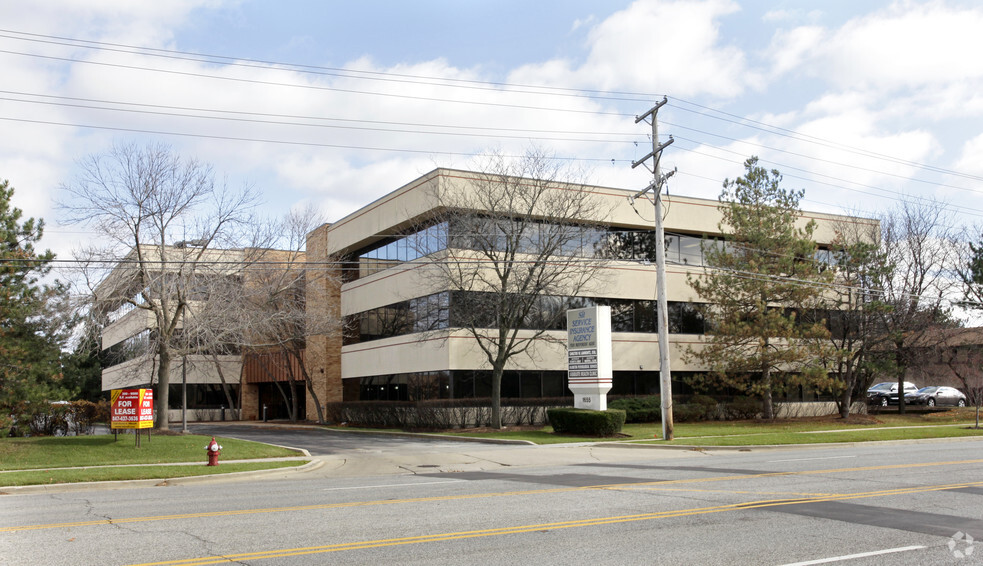 Primary Photo Of 1655 N Arlington Heights Rd, Arlington Heights Medical For Lease