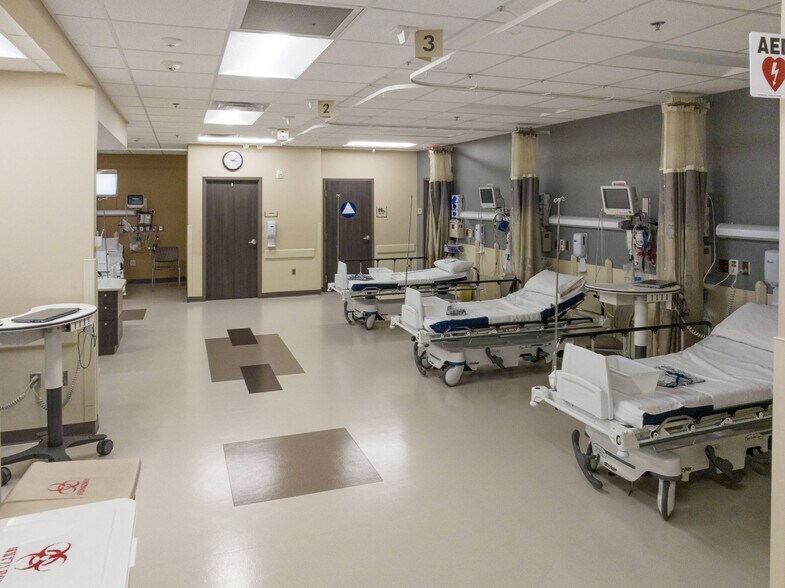 More Photos Of 2179 Court St, Redding Medical For Sale