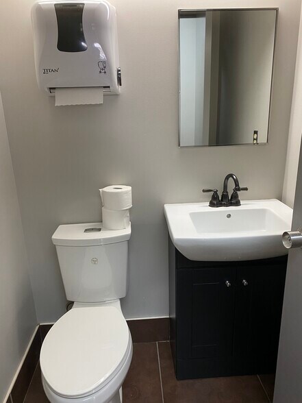More Photos Of 139 Greenbank Rd, Ottawa Medical For Lease