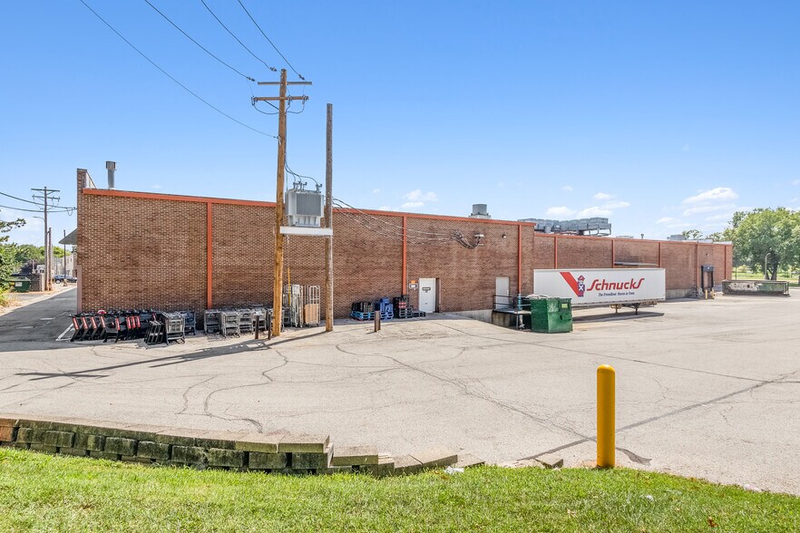 More Photos Of 7450 Hampton Ave, Saint Louis Freestanding For Sale