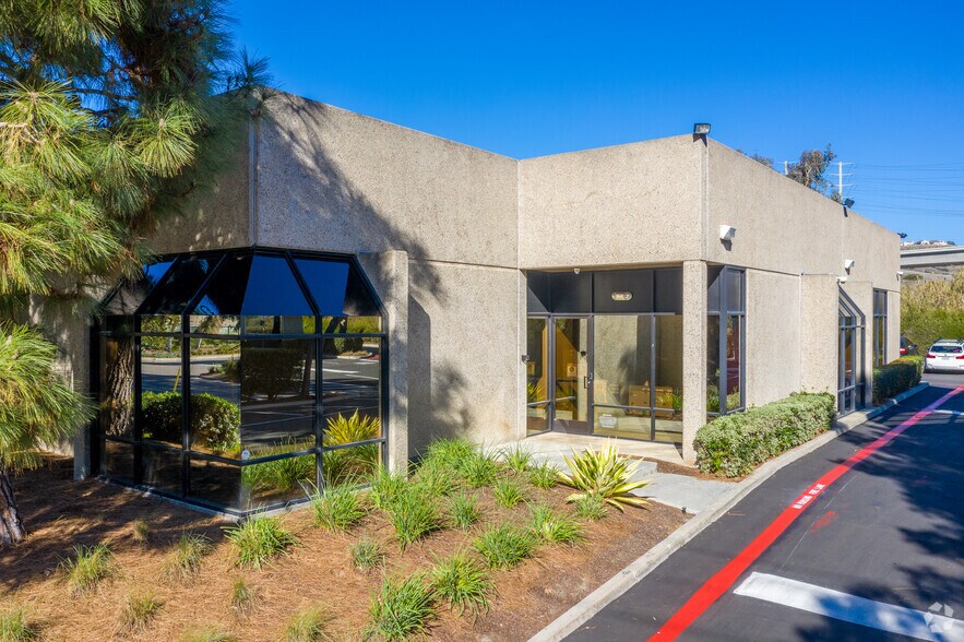 More Photos Of 11035 Roselle St, San Diego Research And Development For Lease