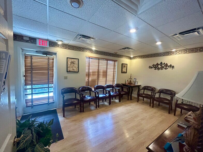 More Photos Of 5939 Virginia, New Port Richey Medical For Sale